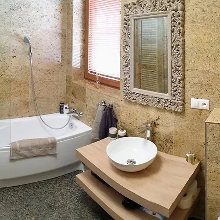 Luxury House Lesna *